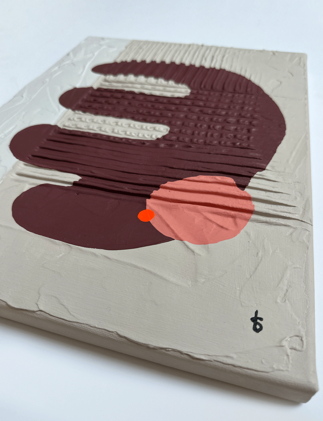 Dit handgemaakt kunstwerk Coral met 3D reliëf is een originele vorm van relief schilderijen. We hebben namelijk abstracte gekleurde vormen toegevoegd aan het kunstwerk. Het geheel is afgewerkt met muurverf van LAB Paint. Zo heb jij zeker te weten een unieke schilderijen in je interieur!