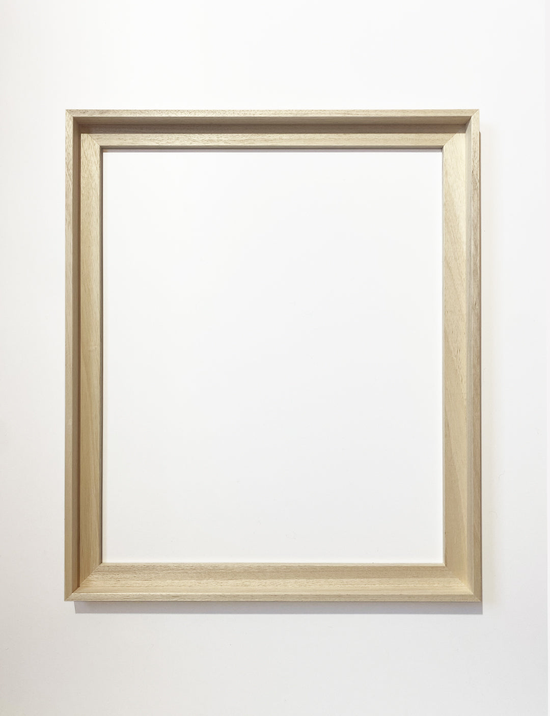 Geef je kunstwerk een upgrade met een mooie houten baklijst. Wij hebben canvas lijst om je canvas inlijsten te regelen. Dat maakt het kunstwerk af!