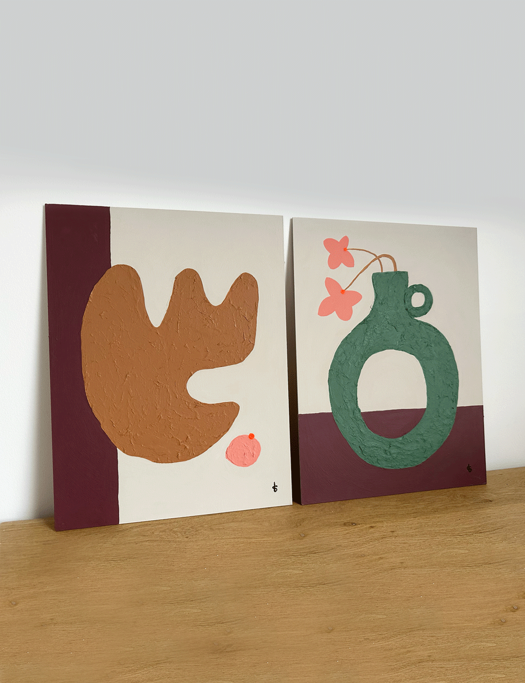 Dit handgemaakte kunstwerk Shape heeft een eikenhouten lijst en is geverfd in kleuren van LAB Paint. Past deze organische schilderijen vorm in jouw interieur? Bekijk onze unieke schilderijen.