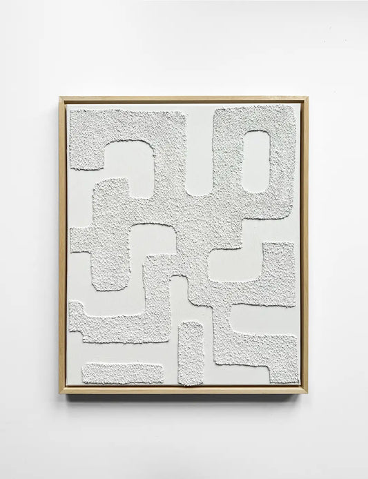 Handgemaakt 3D artwork MAZE in greige tint met abstracte, organische vormen en een blank houten baklijst. Tijdloos minimalistisch schilderij voor aan de muur.