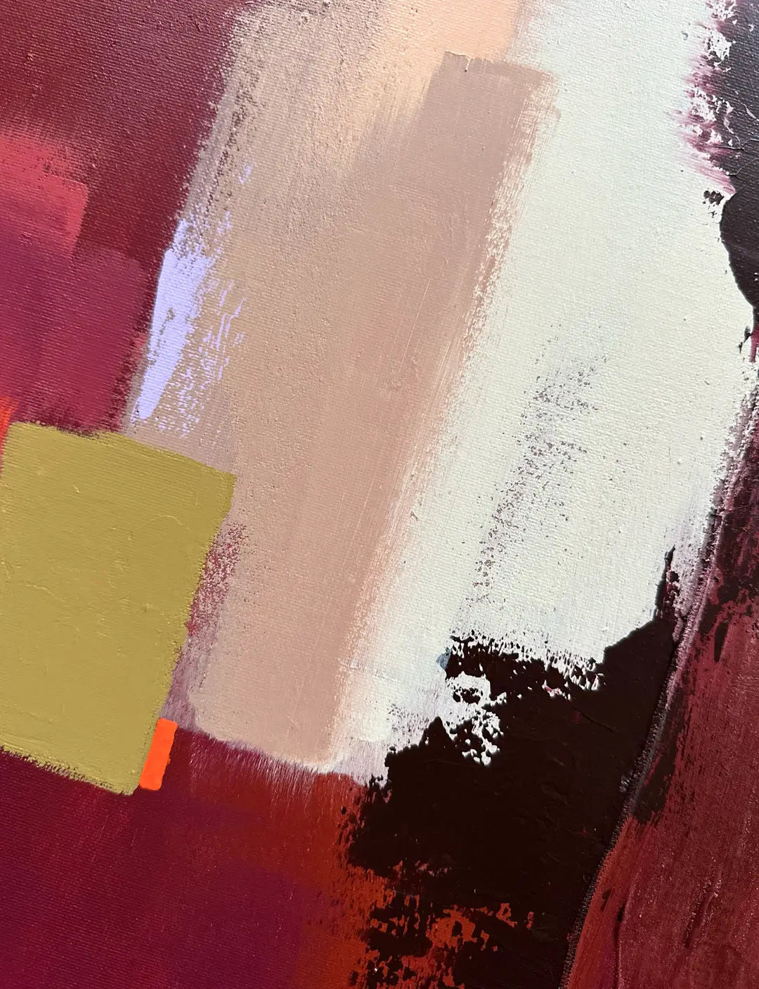 Detail van abstract kunstwerk Mauve Flux met goud, lila en fluor-oranje accenten