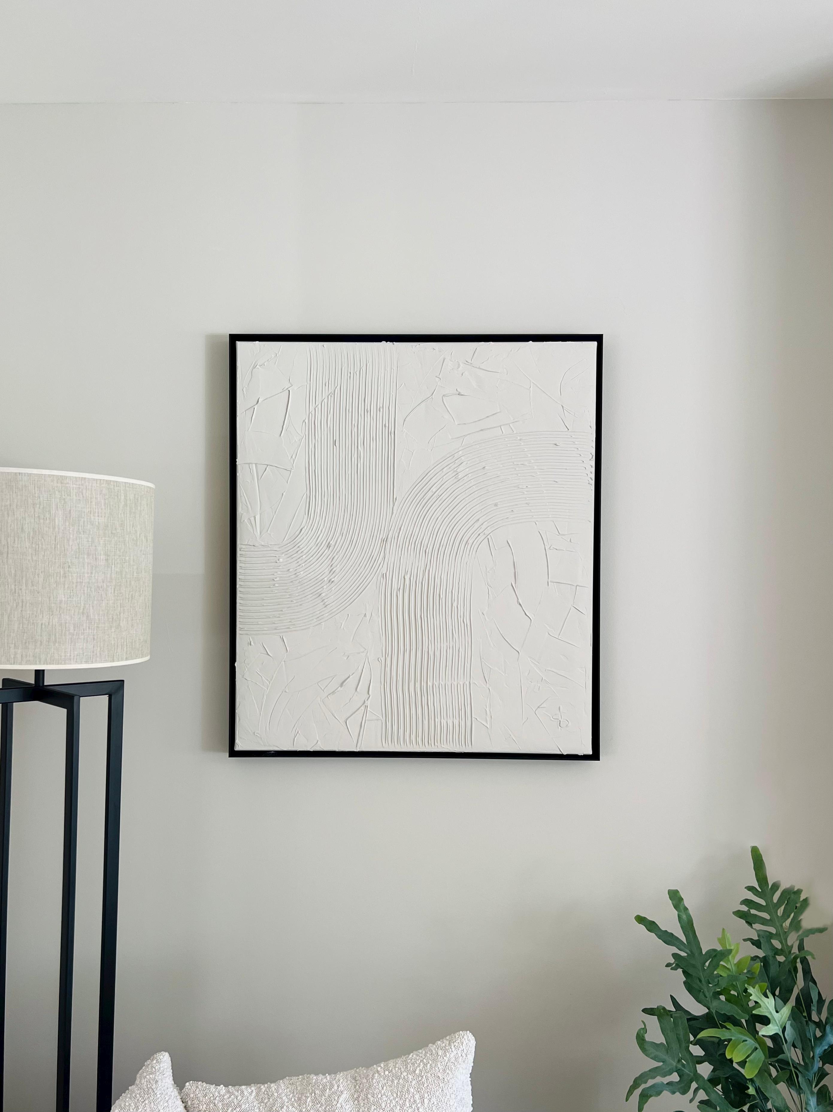 Dit op maat gemaakte Japandi Schilderij is geverfd in de muurkleur. Bekijk dit handgemaakte schilderij Japandi.