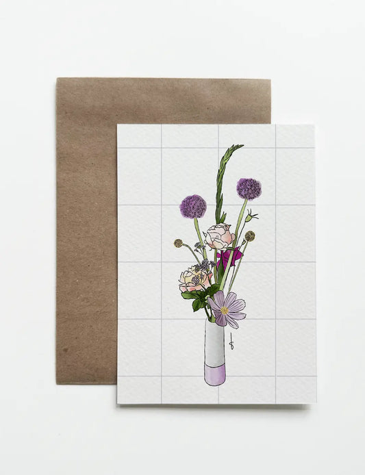 Mooie kaart met een bos bloemen in een moderne vaas. Perfect voor elke gelegenheid. Eenvoudig wenskaarten bestellen en mooie wenskaarten kopen online.