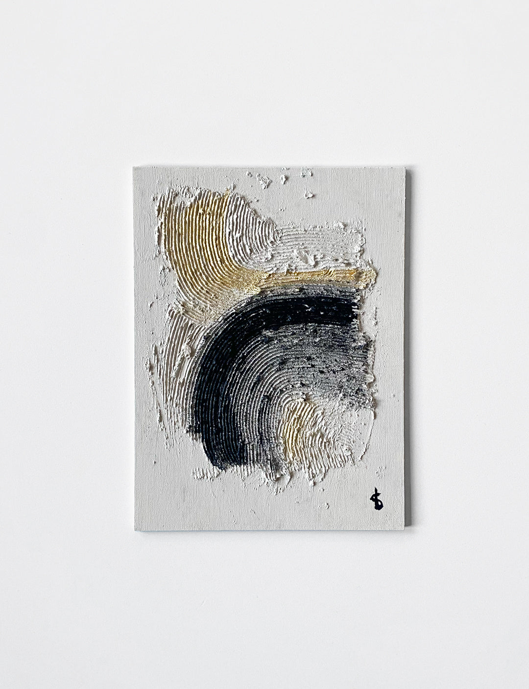 Onze abstracte schilderijen zijn handgemaakt. Dit abstract kunstwerk met 3D reliëf heeft een touch of gold. Deze minimalistische kunst staat in iedere woonkamer. Bekijk goedkope kunst.