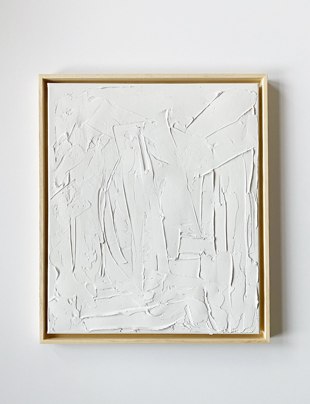 Dit gips schilderij is handgemaakt in ons atelier. Het 3D kunstwerk voor aan de muur zorgt voor een stijlvolle aanvulling in jouw interieur. Bekijk plaster painting STONE.
