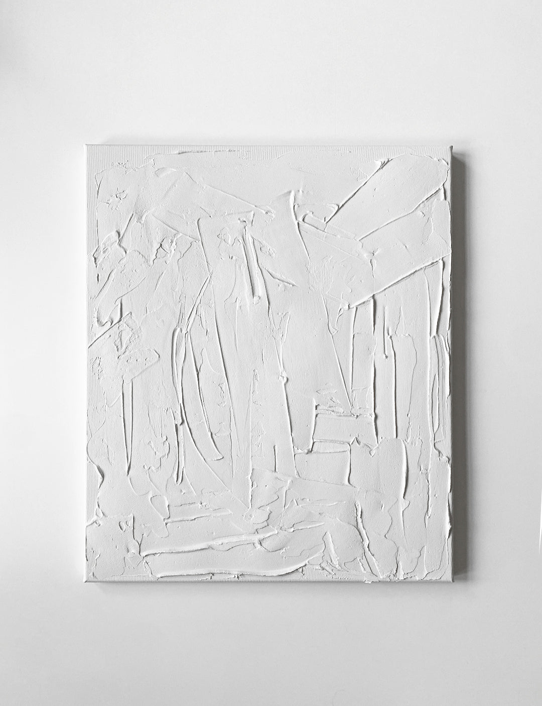 Dit gips schilderij is handgemaakt in ons atelier. Het 3D kunstwerk voor aan de muur zorgt voor een stijlvolle aanvulling in jouw interieur. Bekijk plaster painting STONE.