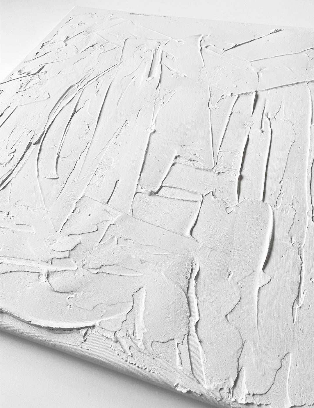 Dit gips schilderij is handgemaakt in ons atelier. Het 3D kunstwerk voor aan de muur zorgt voor een stijlvolle aanvulling in jouw interieur. Bekijk plaster painting STONE.